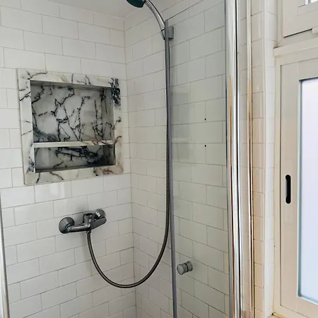 Travessa Do Meio * Lisbona