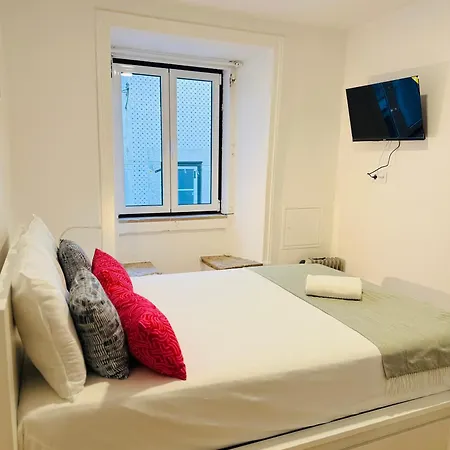 Travessa Do Meio * Lisbon