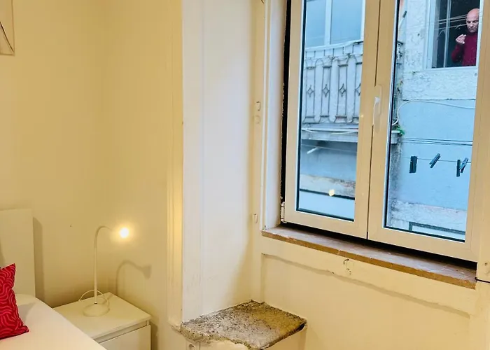 Travessa Do Meio * Lisbon