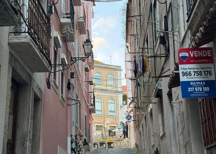 Travessa Do Meio * Lisbon