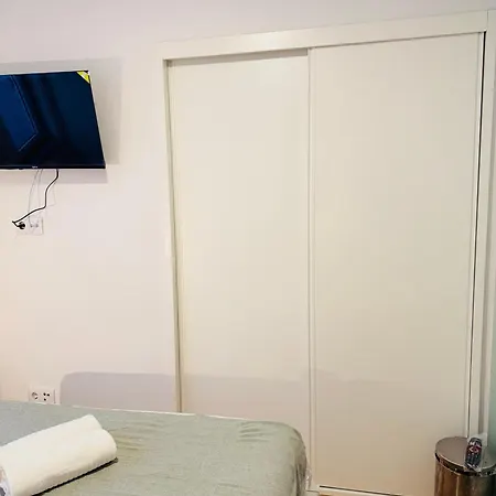 Travessa Do Meio * ליסבון