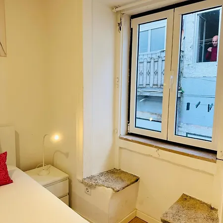 Travessa Do Meio * Lisboa